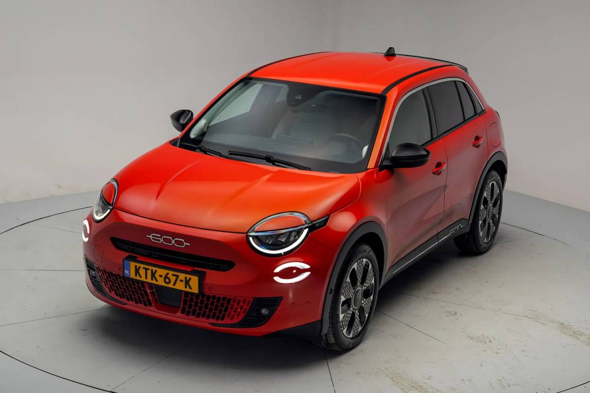 Fiat 600e Fiat 600e La Prima 54 kWh [ Navi Camera Apple / Android Leder Stoelverwarming ]