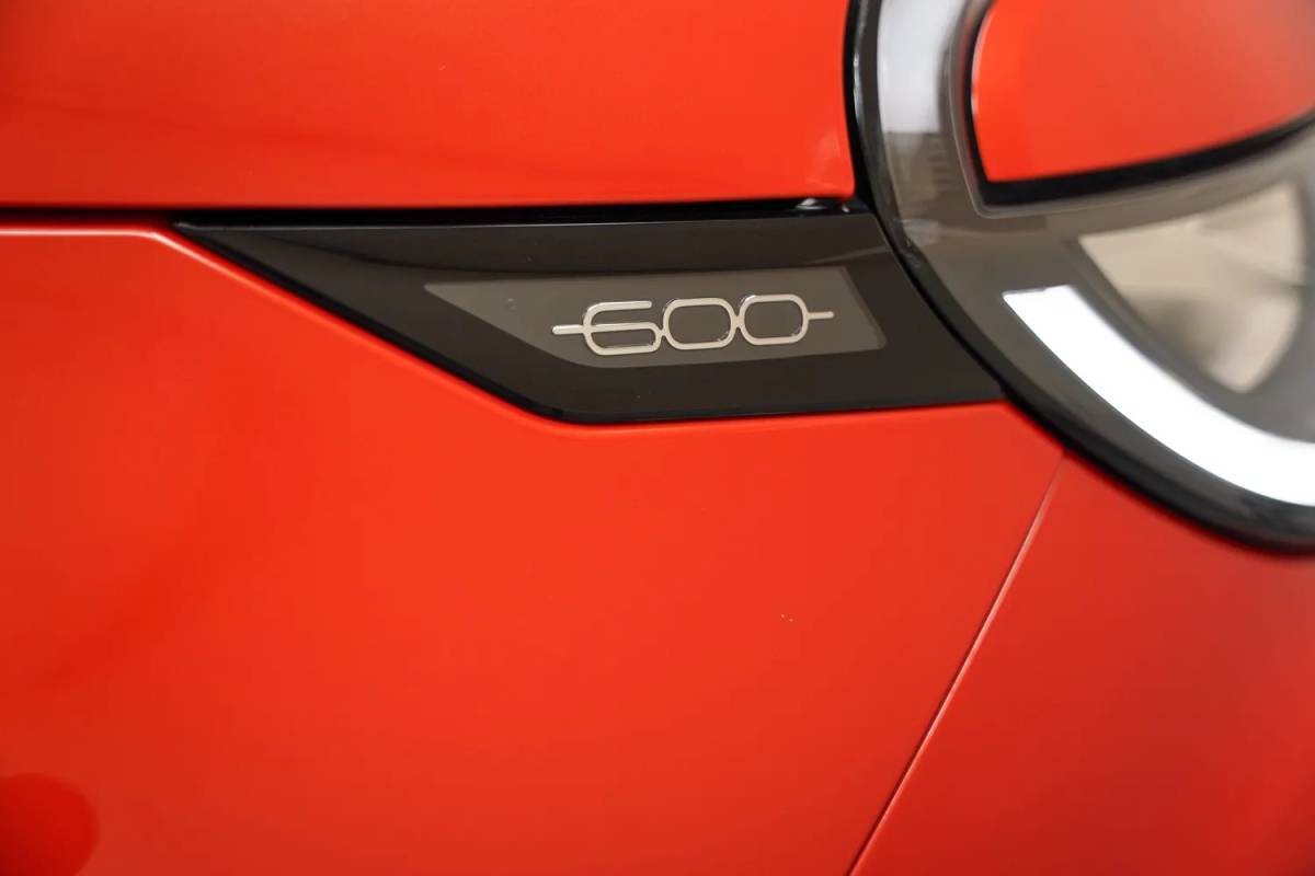 Fiat 600e Fiat 600e La Prima 54 kWh [ Navi Camera Apple / Android Leder Stoelverwarming ]