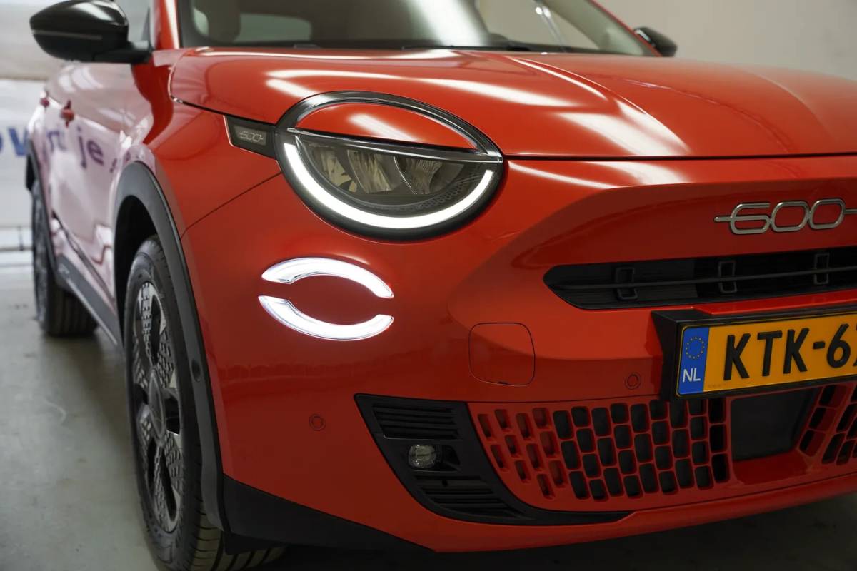 Fiat 600e Fiat 600e La Prima 54 kWh [ Navi Camera Apple / Android Leder Stoelverwarming ]