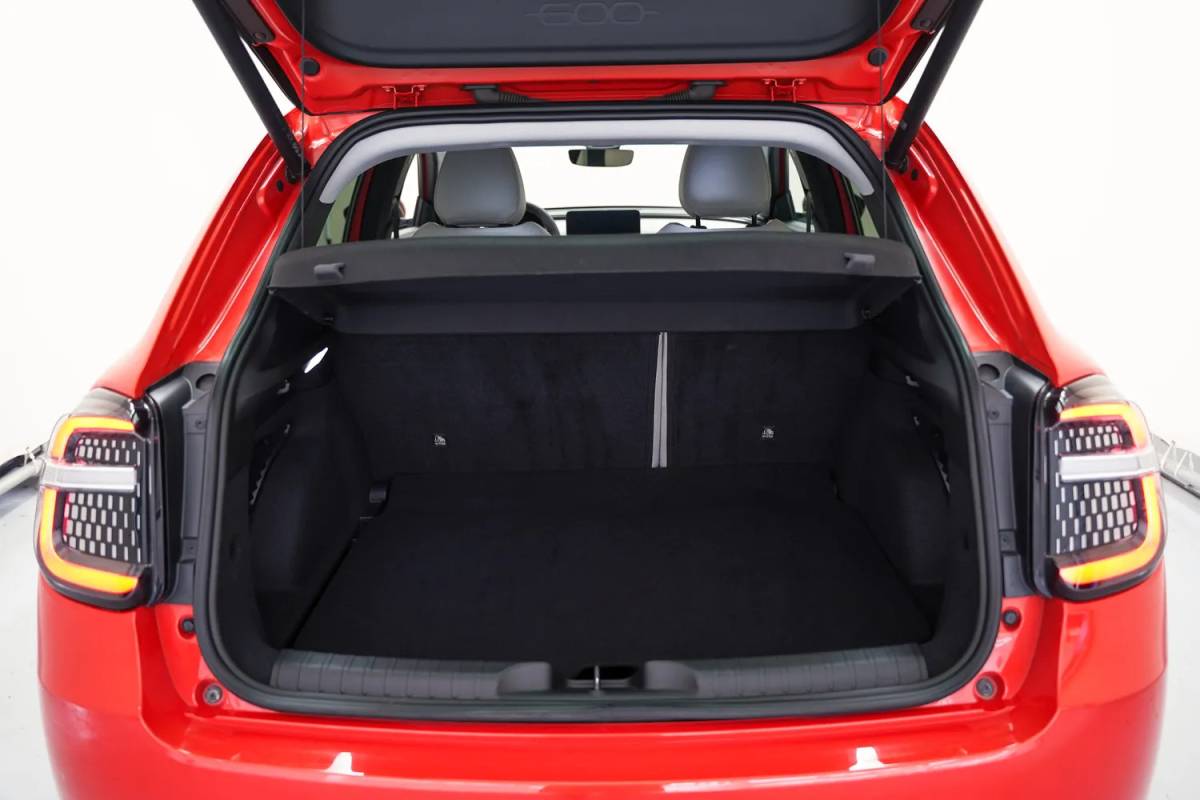 Fiat 600e Fiat 600e La Prima 54 kWh [ Navi Camera Apple / Android Leder Stoelverwarming ]