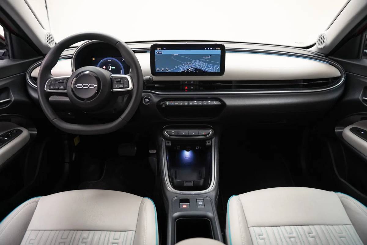 Fiat 600e Fiat 600e La Prima 54 kWh [ Navi Camera Apple / Android Leder Stoelverwarming ]