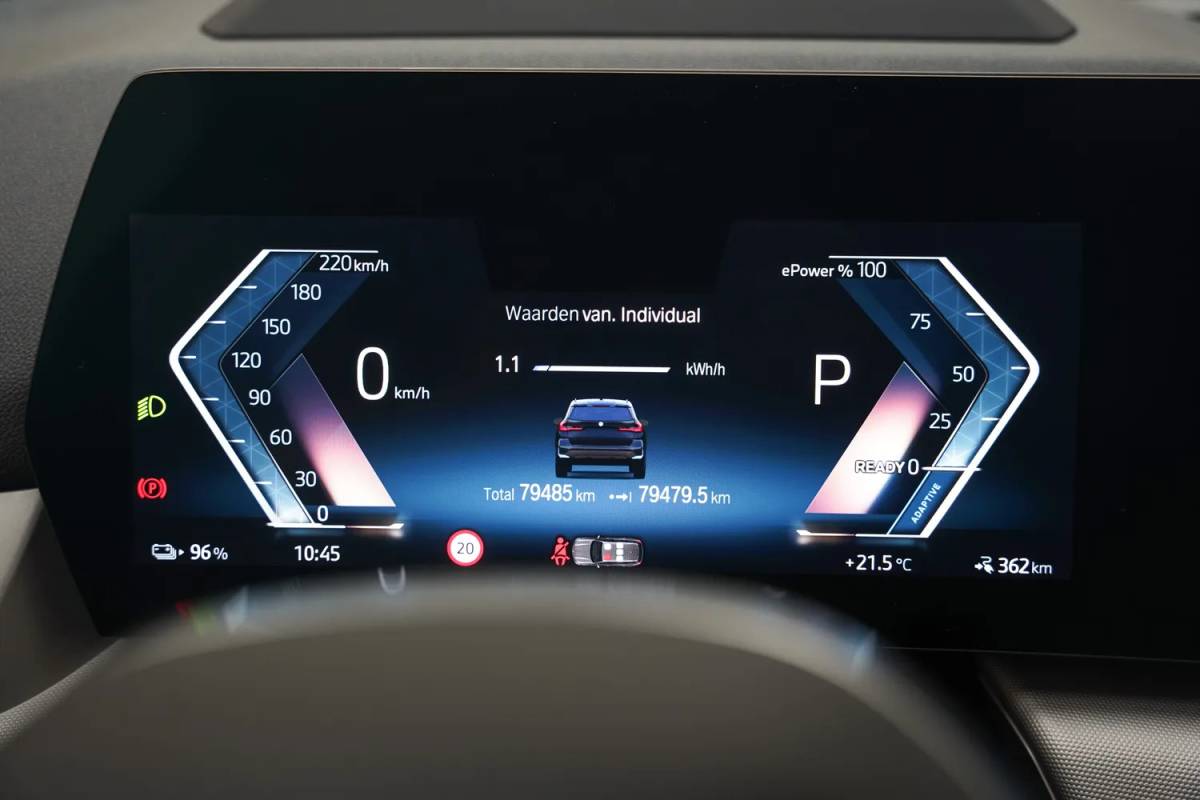 BMW iX1 BMW iX1 xDrive30 67 kWh Executive Sport [ LED Navi HUD 360° Camera Sportstoelen Stoelverwarming ]