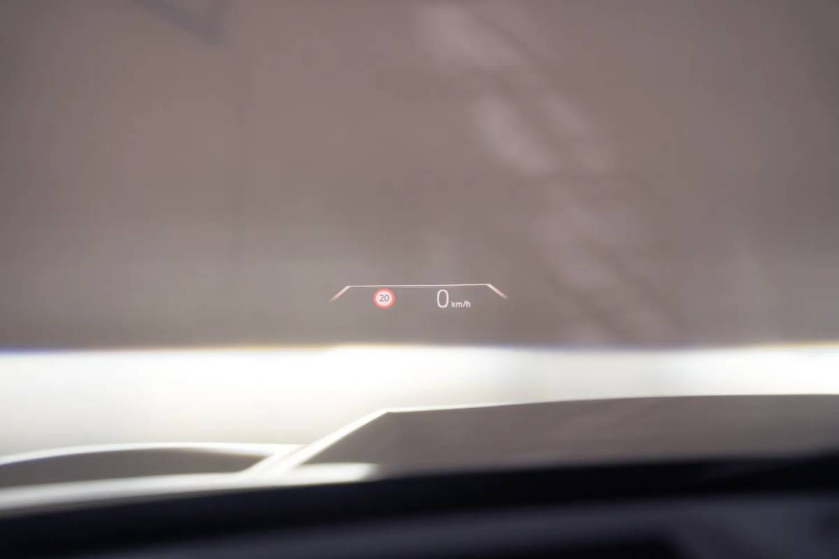 BMW iX1 BMW iX1 xDrive30 67 kWh Executive Sport [ LED Navi HUD 360° Camera Sportstoelen Stoelverwarming ]