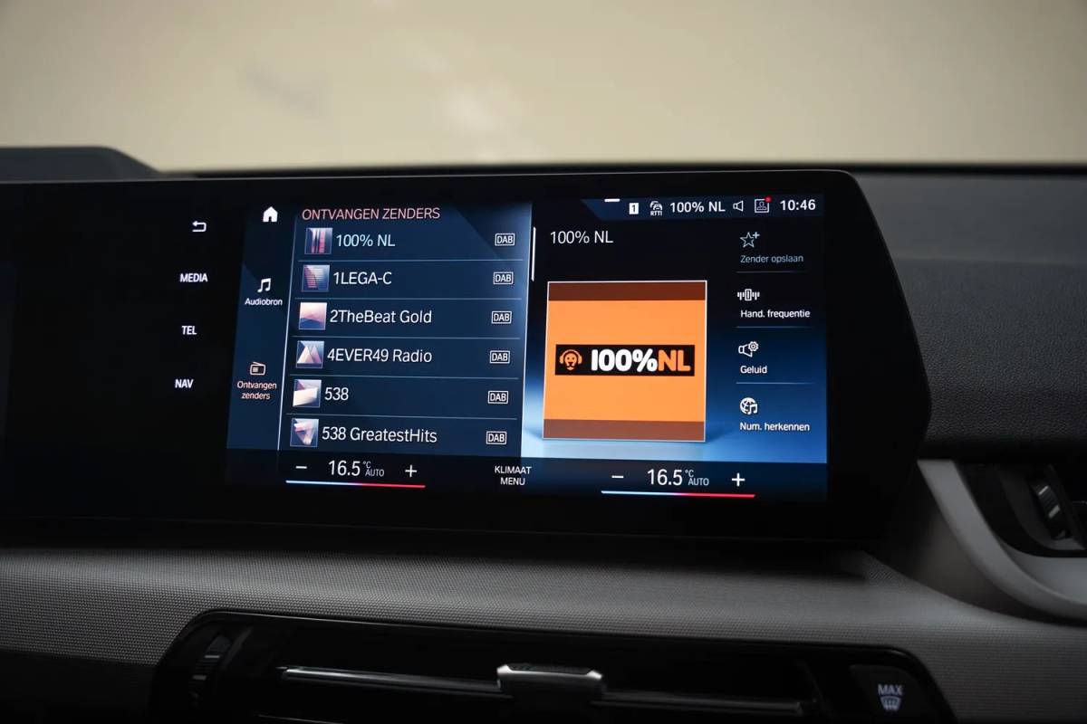 BMW iX1 BMW iX1 xDrive30 67 kWh Executive Sport [ LED Navi HUD 360° Camera Sportstoelen Stoelverwarming ]