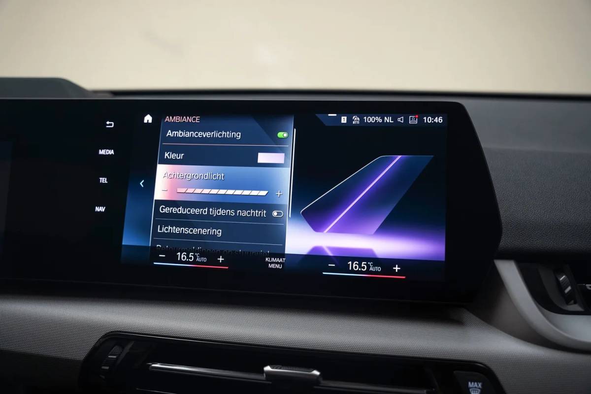 BMW iX1 BMW iX1 xDrive30 67 kWh Executive Sport [ LED Navi HUD 360° Camera Sportstoelen Stoelverwarming ]
