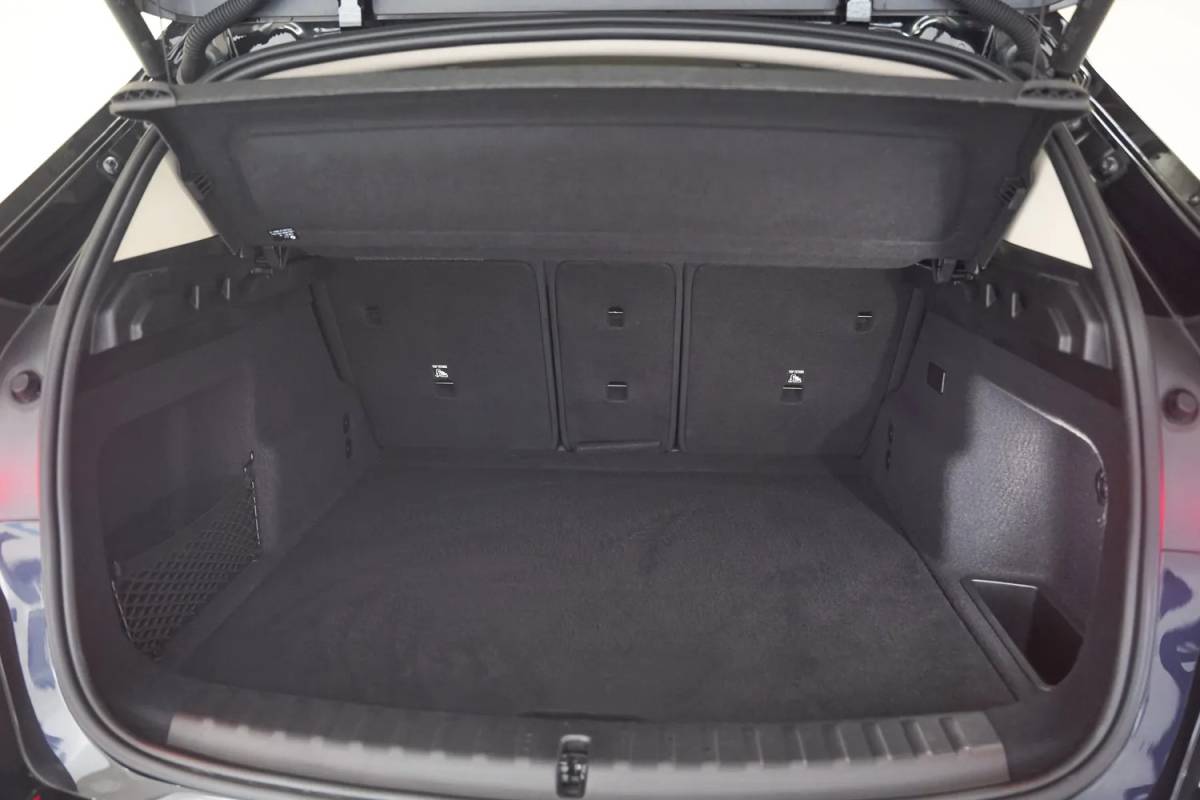 BMW iX1 BMW iX1 xDrive30 67 kWh Executive Sport [ LED Navi HUD 360° Camera Sportstoelen Stoelverwarming ]