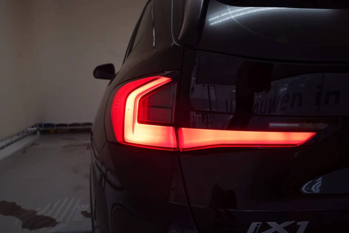 BMW iX1 BMW iX1 xDrive30 67 kWh Executive Sport [ LED Navi HUD 360° Camera Sportstoelen Stoelverwarming ]