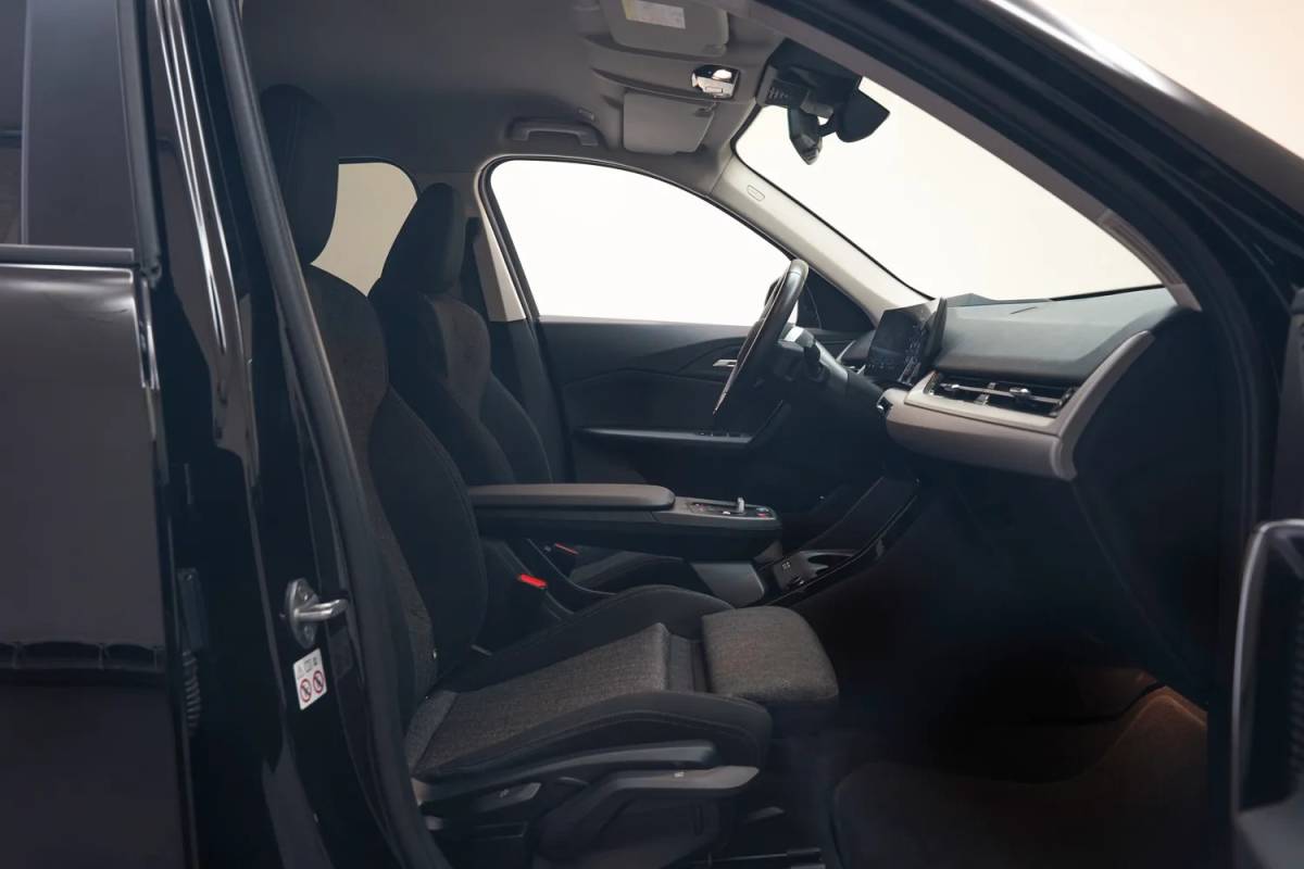 BMW iX1 BMW iX1 xDrive30 67 kWh Executive Sport [ LED Navi HUD 360° Camera Sportstoelen Stoelverwarming ]