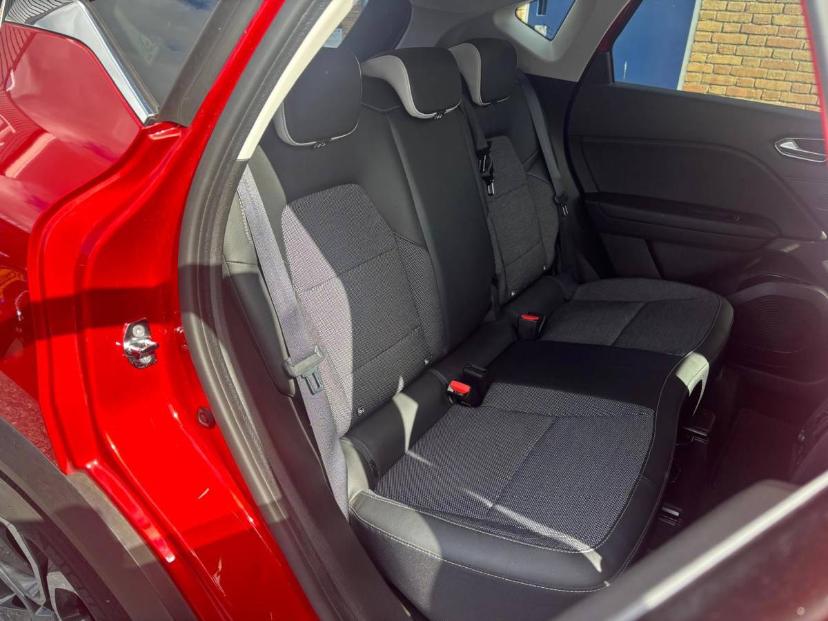 Renault Captur Renault Captur 1.0 TCe 100 Edition One|Keyless|Trekhaak|Carplay|Dealer onderhouden|
