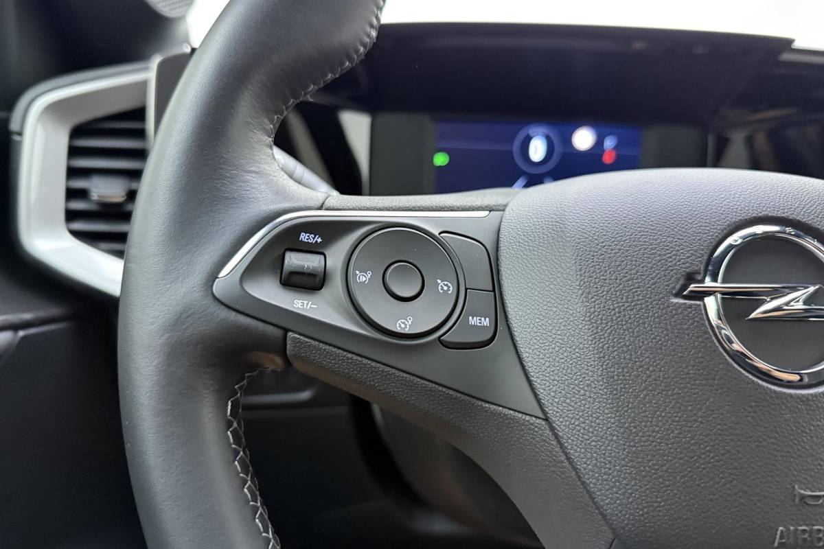 Opel Mokka-e Opel Mokka-e GS Line 50-kWh | 3-fase | Camera | Apple Carplay/Android Auto | 17″ LM Velgen | Park Pilot | All Season |