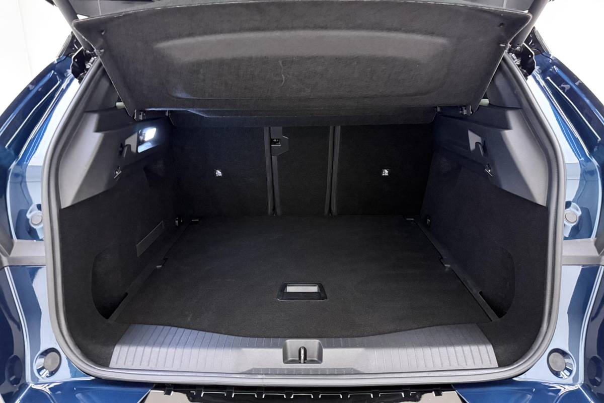 Opel Grandland Opel Grandland 1.6 Turbo Plug-in-Hybrid Ultimate | Lederen bekleding | Panoramisch schuif/kantel dak | Stoelverwarming en ventilatie | Achterbankverwarming | Elektrische achterklep | Keyless