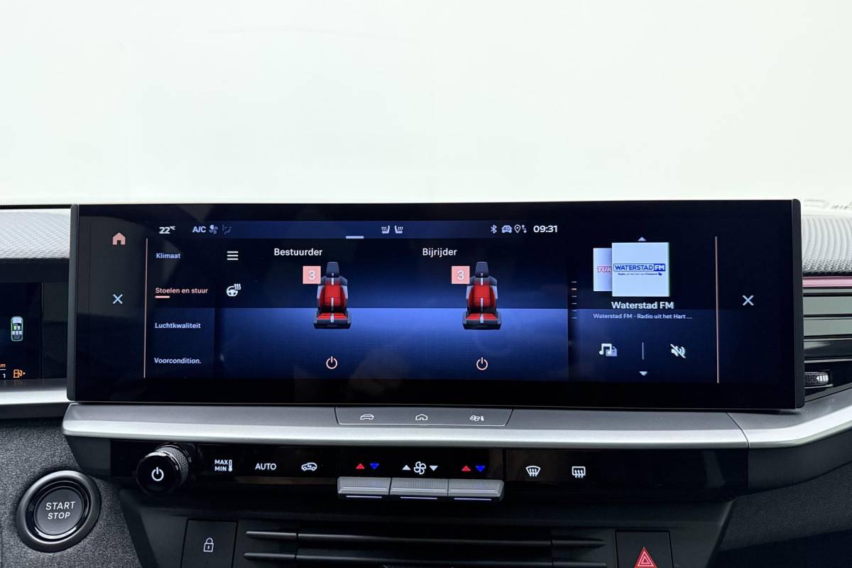 Opel Grandland Opel Grandland 1.6 Turbo Plug-in-Hybrid Ultimate | Lederen bekleding | Panoramisch schuif/kantel dak | Stoelverwarming en ventilatie | Achterbankverwarming | Elektrische achterklep | Keyless