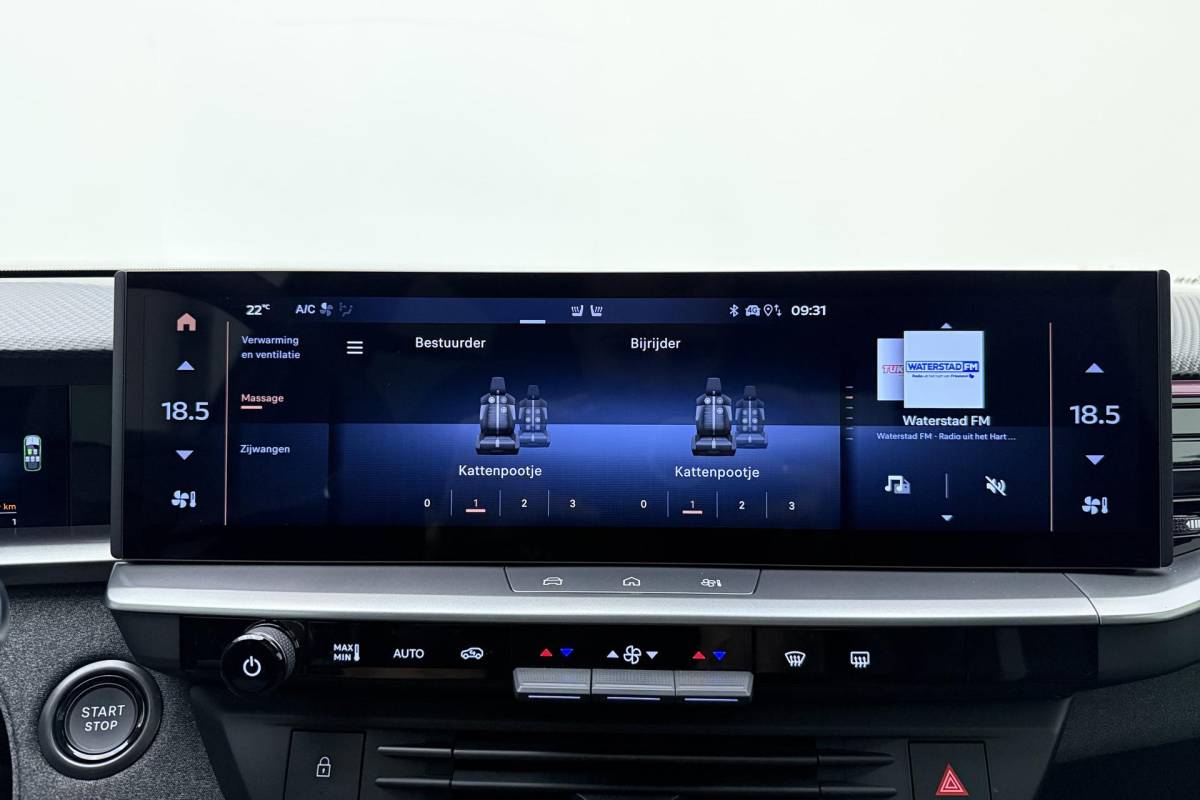 Opel Grandland Opel Grandland 1.6 Turbo Plug-in-Hybrid Ultimate | Lederen bekleding | Panoramisch schuif/kantel dak | Stoelverwarming en ventilatie | Achterbankverwarming | Elektrische achterklep | Keyless