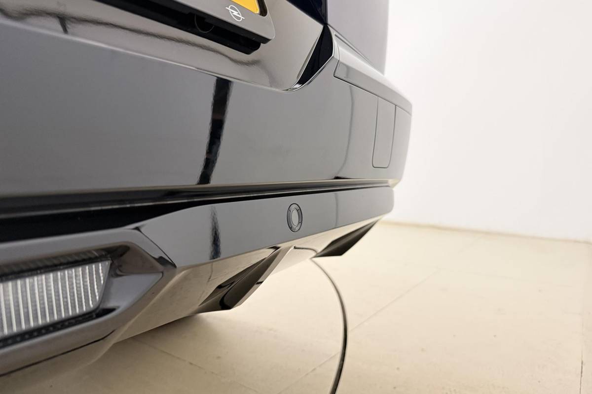 Opel Grandland Opel Grandland 1.6 Turbo Plug-in-Hybrid Ultimate | Lederen bekleding | Panoramisch schuif/kantel dak | Stoelverwarming en ventilatie | Achterbankverwarming | Elektrische achterklep | Keyless