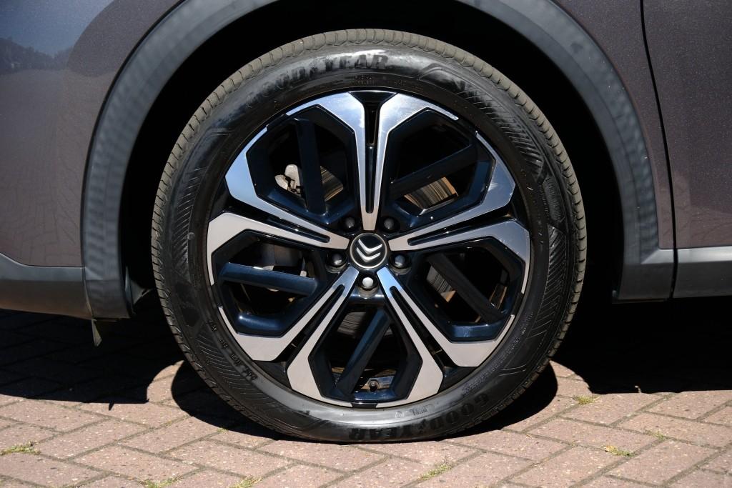 Citroën C5 X Citroen C5 X 1.6 Plug-in Hybrid 225pk EAT8 Shine | Private Lease vanaf € 529,- p.m.