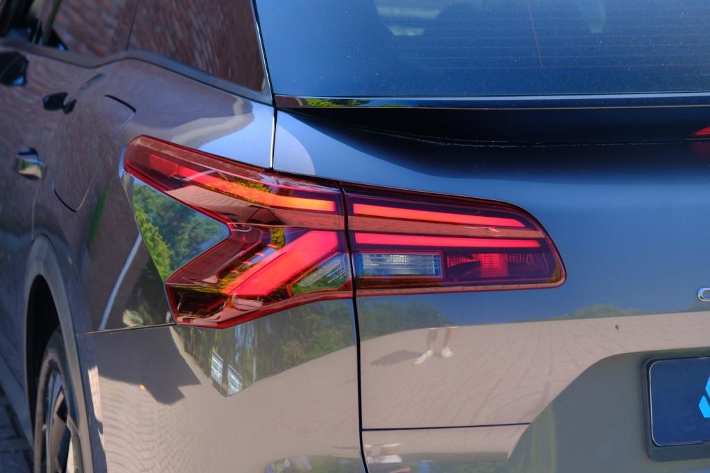Citroën C5 X Citroen C5 X 1.6 Plug-in Hybrid 225pk EAT8 Shine | Private Lease vanaf € 529,- p.m.