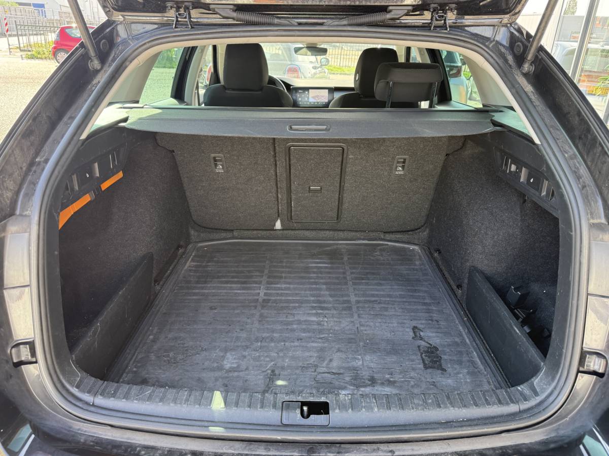 Škoda Octavia ŠKODA Octavia Combi 1.0 e-TSI Business Edition Plus ✅ Automaat ✅ CarPlay / Android auto ✅ Trekhaak