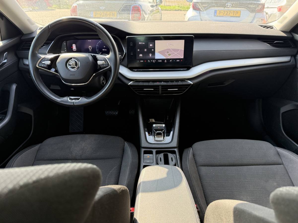 Škoda Octavia ŠKODA Octavia Combi 1.0 e-TSI Business Edition Plus ✅ Automaat ✅ CarPlay / Android auto ✅ Trekhaak