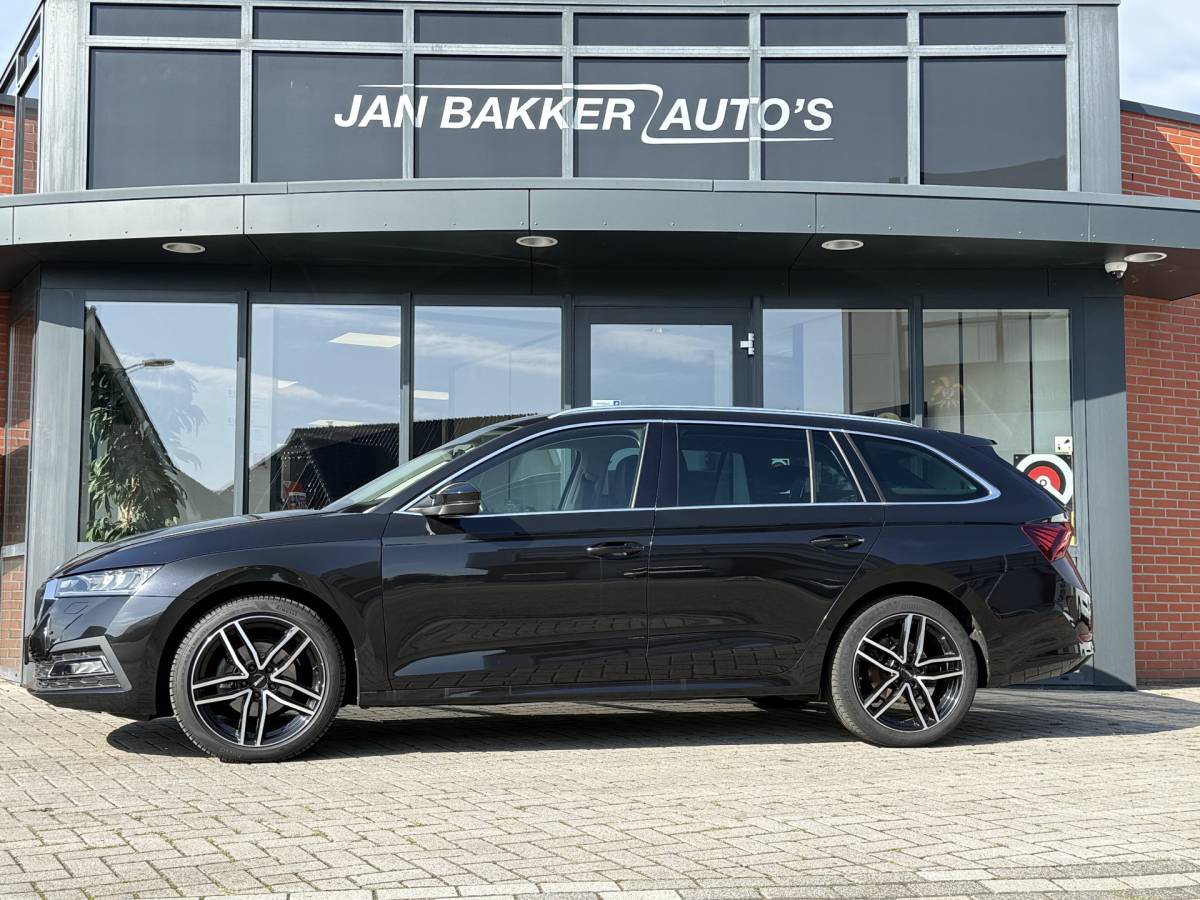 Škoda Octavia ŠKODA Octavia Combi 1.0 e-TSI Business Edition Plus ✅ Automaat ✅ CarPlay / Android auto ✅ Trekhaak