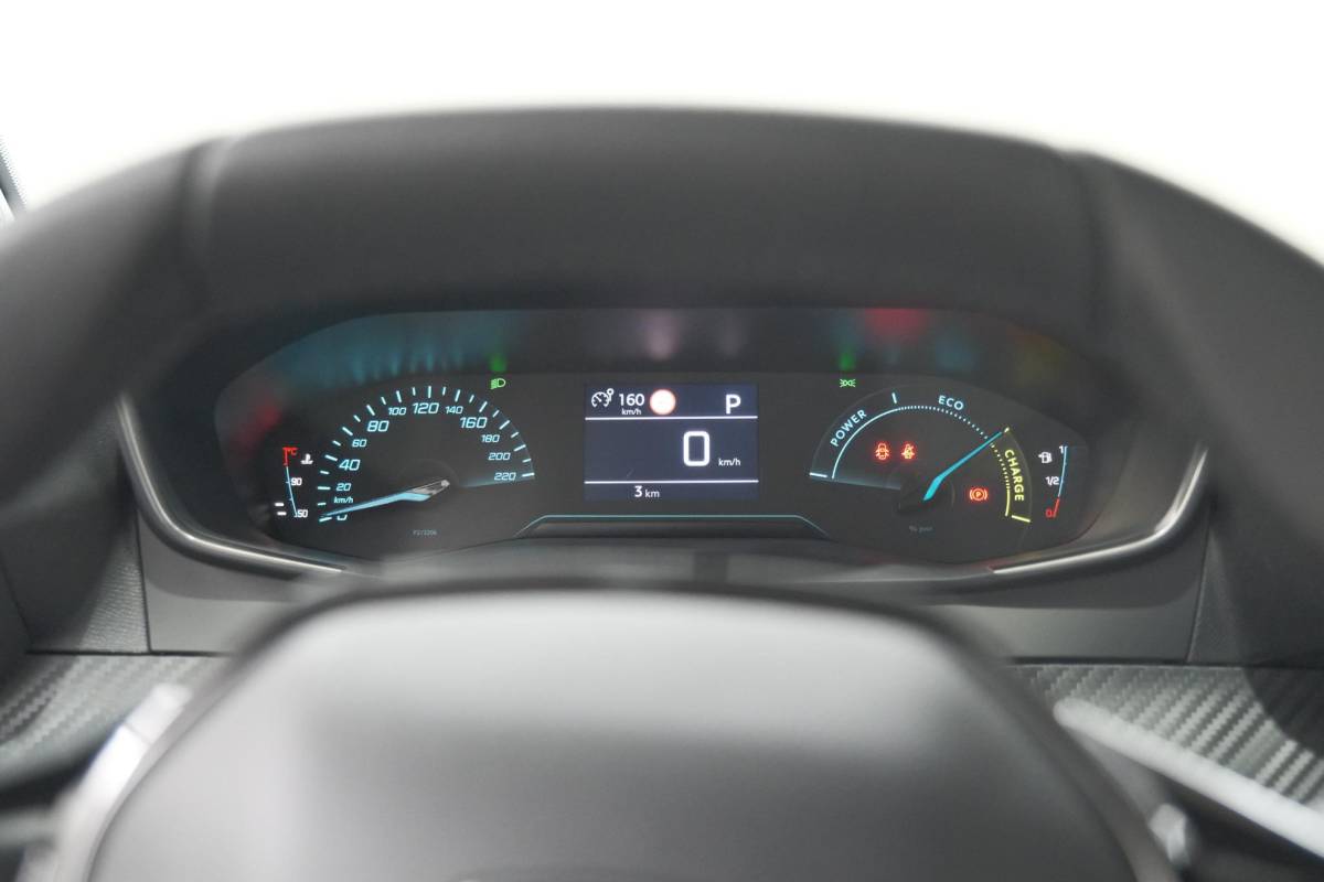 Peugeot 208 Peugeot 208 1.2 Hybrid 110 e-DCS6 Business | Direct Leverbaar | Apple Carplay | Parkeersensoren