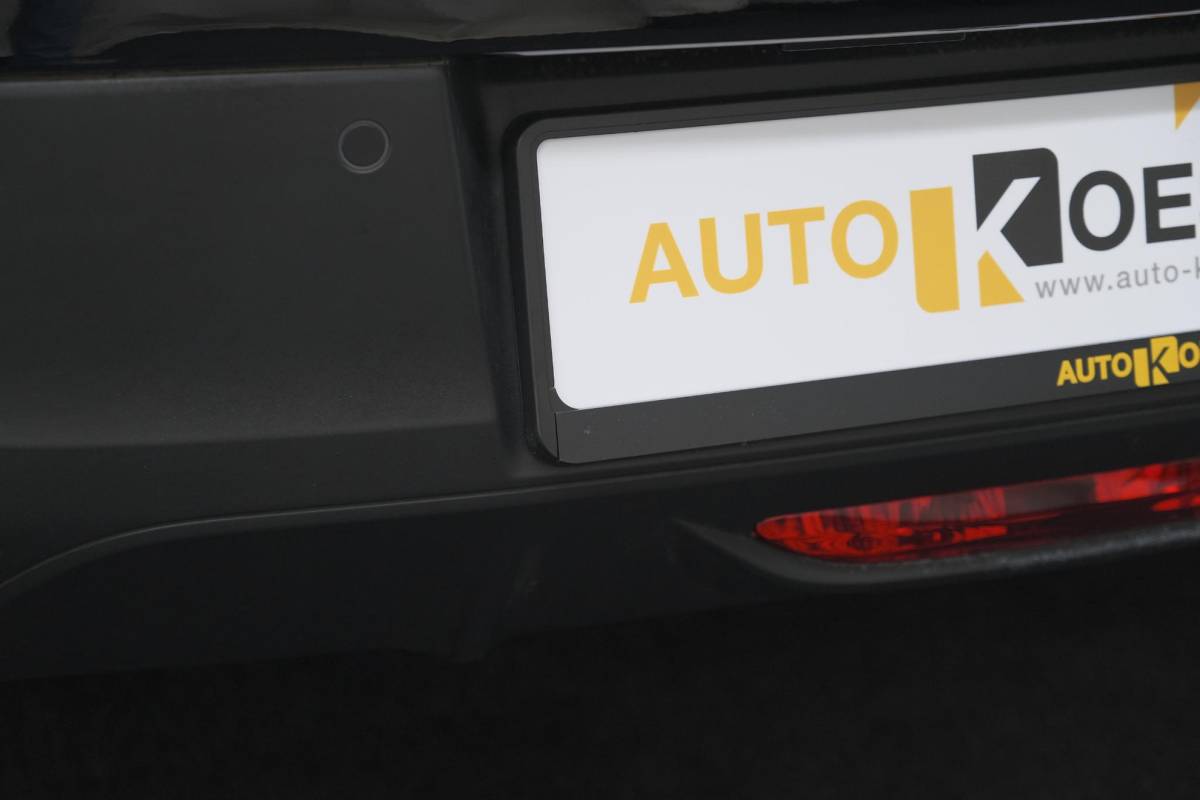 Peugeot 208 Peugeot 208 1.2 Hybrid 110 e-DCS6 Business | Direct Leverbaar | Apple Carplay | Parkeersensoren
