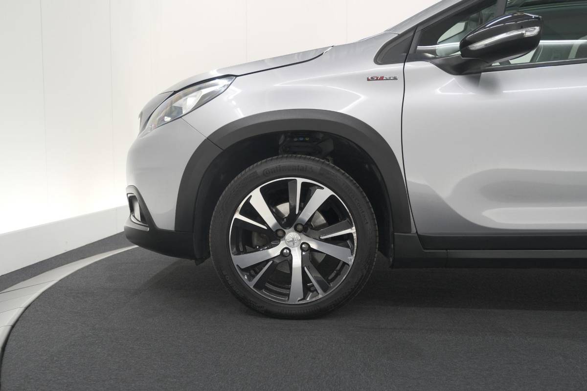 Peugeot 2008 Peugeot 2008 PureTech 110 EAT6 GT-Line | Trekhaak | Panoramadak | Apple Carplay | Parkeersensoren