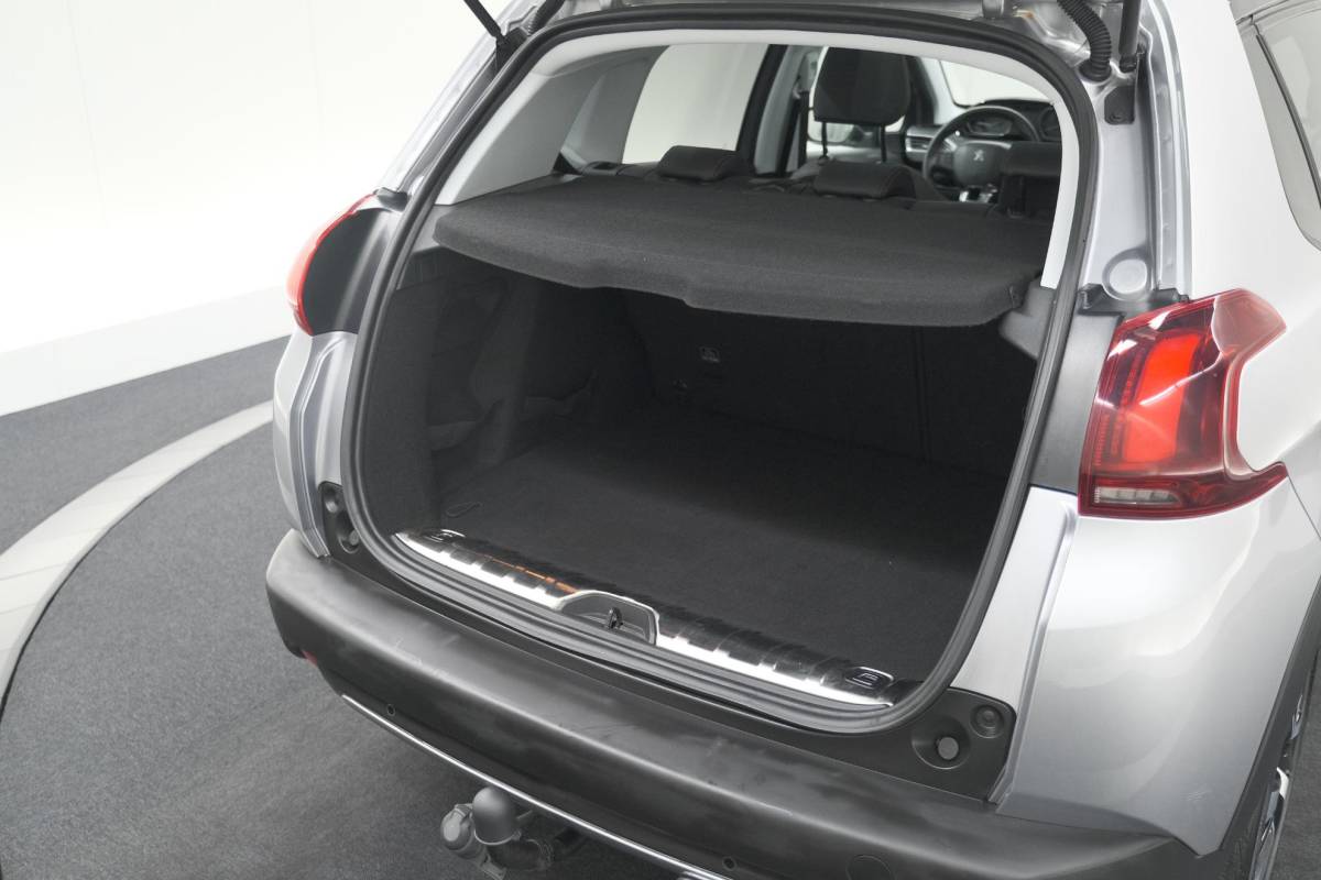 Peugeot 2008 Peugeot 2008 PureTech 110 EAT6 GT-Line | Trekhaak | Panoramadak | Apple Carplay | Parkeersensoren