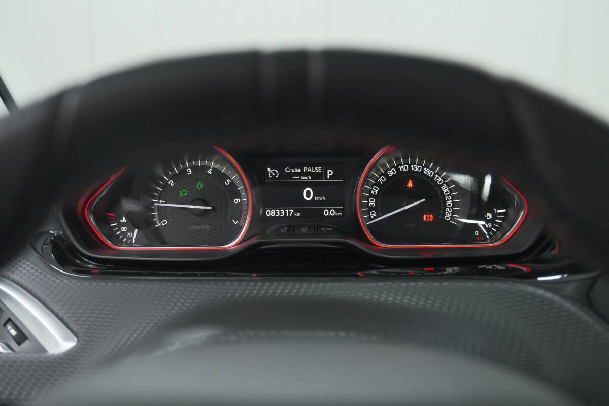 Peugeot 2008 Peugeot 2008 PureTech 110 EAT6 GT-Line | Trekhaak | Panoramadak | Apple Carplay | Parkeersensoren