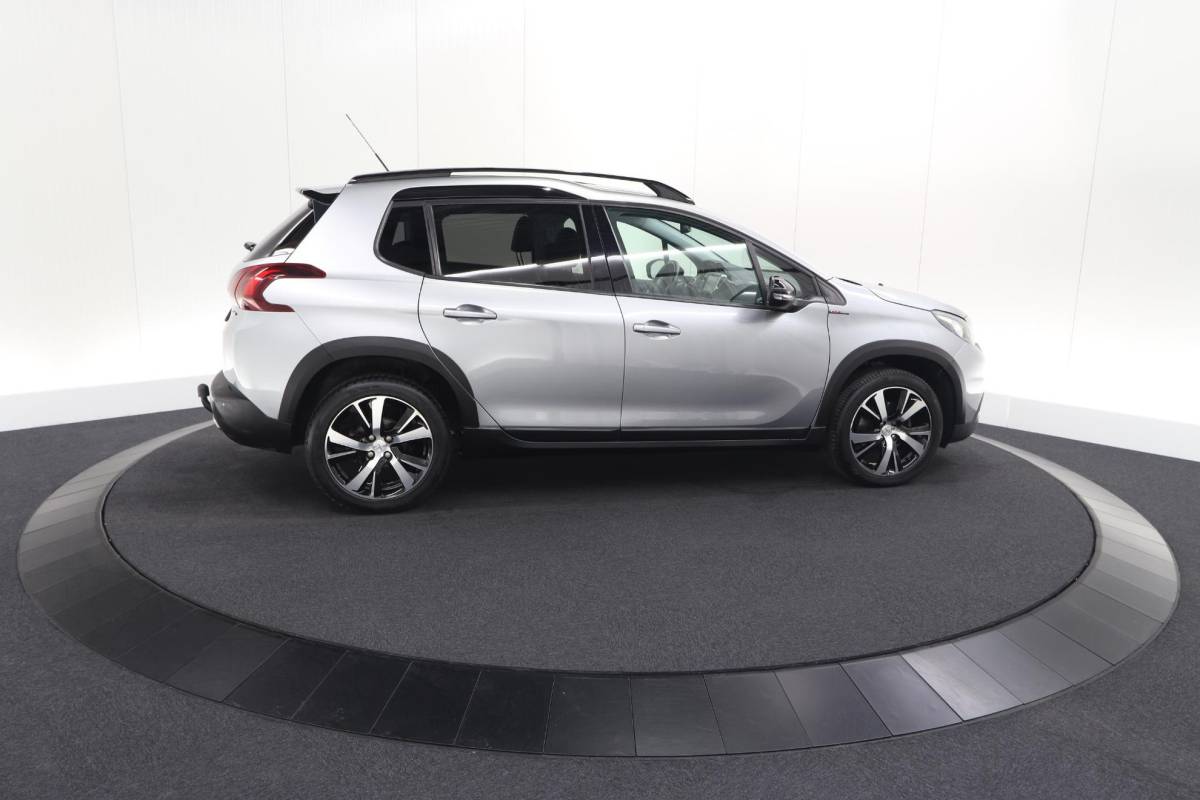 Peugeot 2008 Peugeot 2008 PureTech 110 EAT6 GT-Line | Trekhaak | Panoramadak | Apple Carplay | Parkeersensoren
