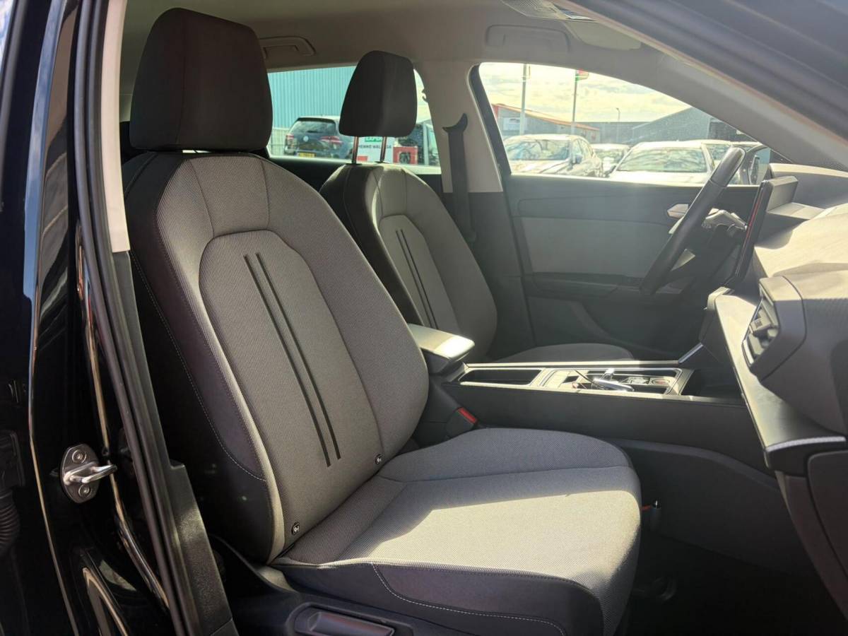 SEAT Leon Seat Leon ST 1.0 EcoTSI Style Business Intense|Automaat|Inklapbare Trekhaak|Camera|Apple Carplay+Android Auto