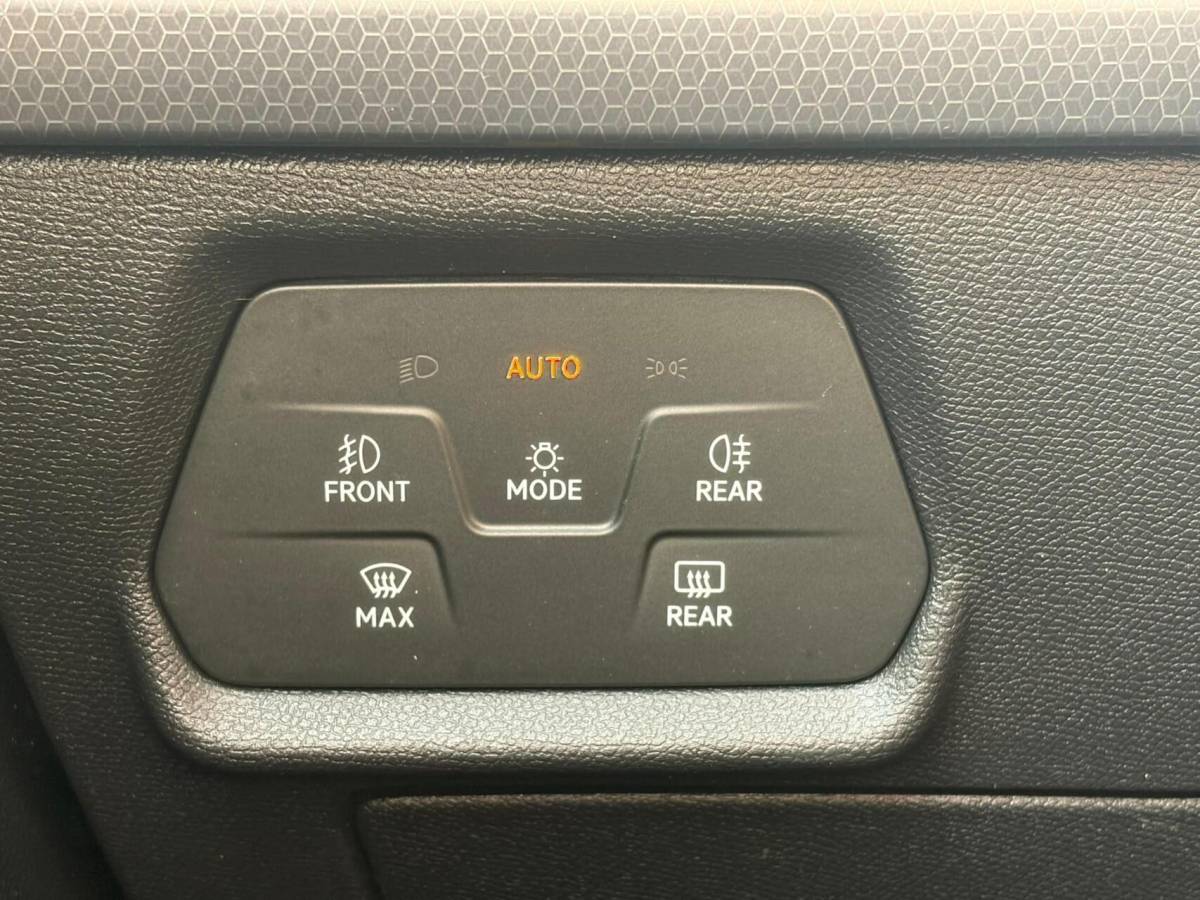 SEAT Leon Seat Leon ST 1.0 EcoTSI Style Business Intense|Automaat|Inklapbare Trekhaak|Camera|Apple Carplay+Android Auto