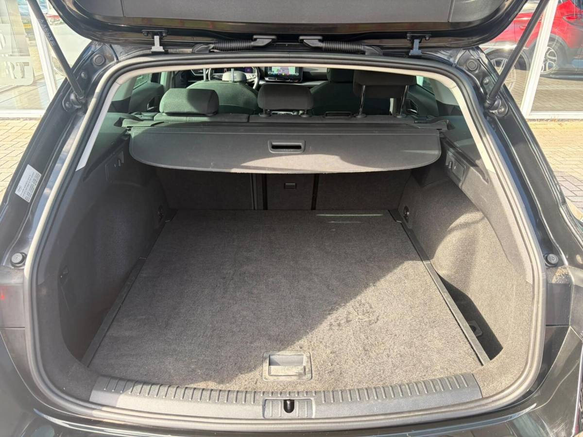 SEAT Leon Seat Leon ST 1.0 EcoTSI Style Business Intense|Automaat|Inklapbare Trekhaak|Camera|Apple Carplay+Android Auto