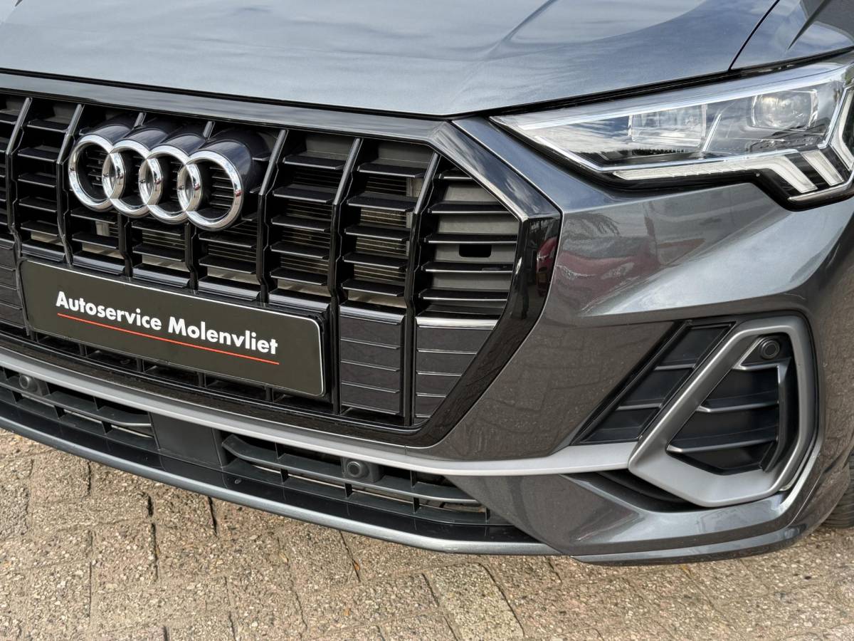 Audi Q3 Audi Q3 45 TFSI e S edition