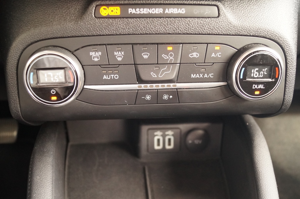 Ford Focus Ford Focus 1.0 EcoBoost 125pk Automaat Titanium X Business