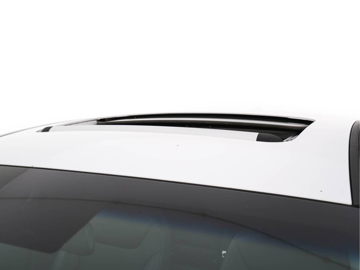 Hyundai IONIQ Hyundai IONIQ 1.6 GDi First Edition Aut. *PANO | LEATHER | XENON | ADAPTIVE-CRUISE | MEMORY-PACK | BLIND-SPOT | HEATED-COMFORTSEATS | NAVI-FULLMAP | CAMERA | KEYLESS | ECC | PDC | 15”ALU*
