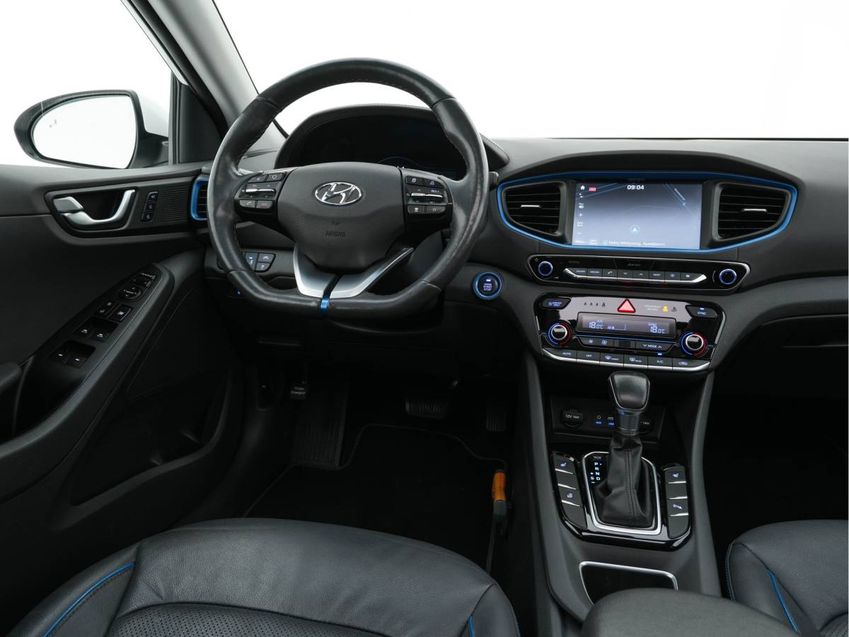 Hyundai IONIQ Hyundai IONIQ 1.6 GDi First Edition Aut. *PANO | LEATHER | XENON | ADAPTIVE-CRUISE | MEMORY-PACK | BLIND-SPOT | HEATED-COMFORTSEATS | NAVI-FULLMAP | CAMERA | KEYLESS | ECC | PDC | 15”ALU*