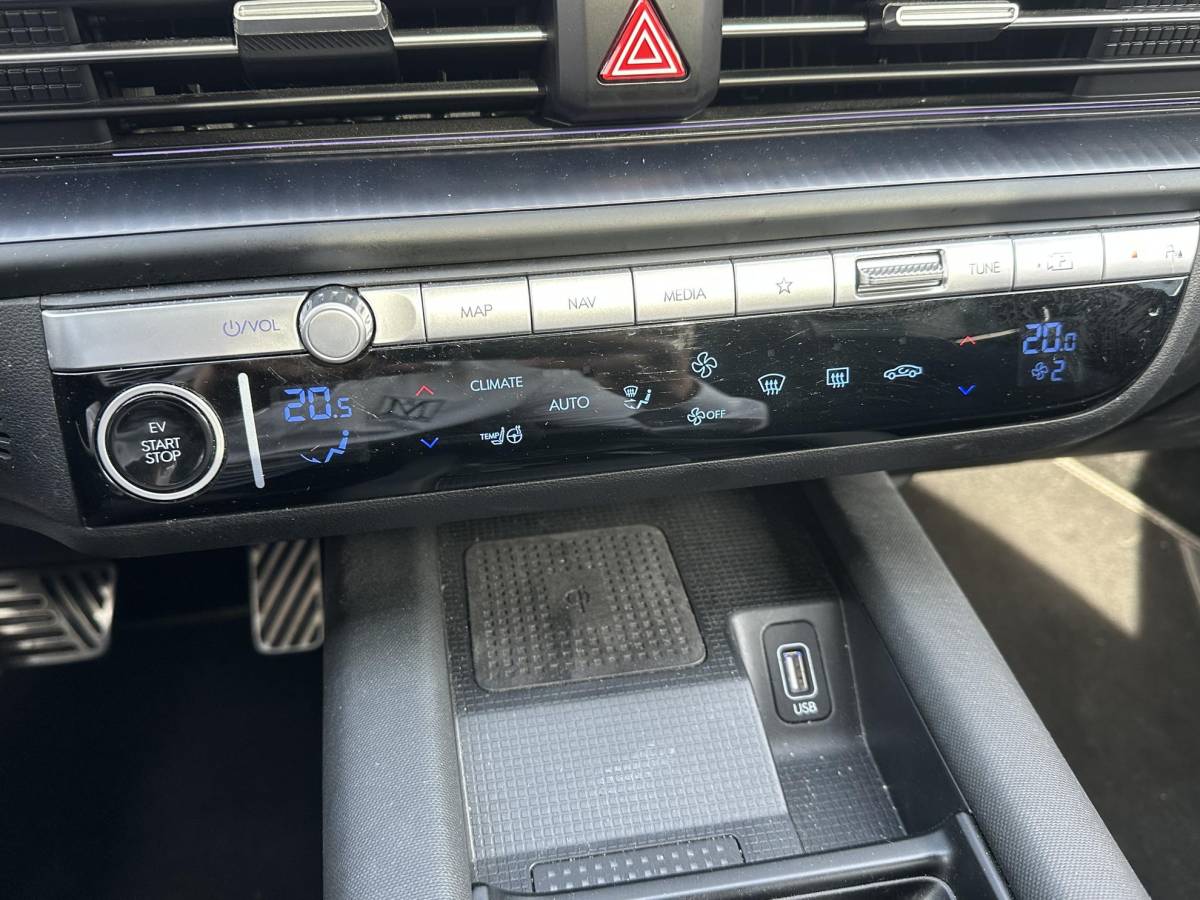 Hyundai IONIQ 6 Hyundai IONIQ 6 First Edition AWD 77.4 kWh SOH 100% | PANO | STOEL VERWAMRING VOOR & ACHTER | MEM. SEAT | ELEK. STOELEN | BOSE BOXEN | 360 CAMERA | FABRIEKS GARANTIE TM 03-2028 | RIJKLAAR ! |