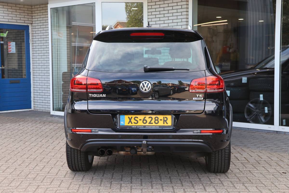 Volkswagen Tiguan Volkswagen Tiguan 1.4 TSI R-Line App-connect Trekhaak LED/Xenon