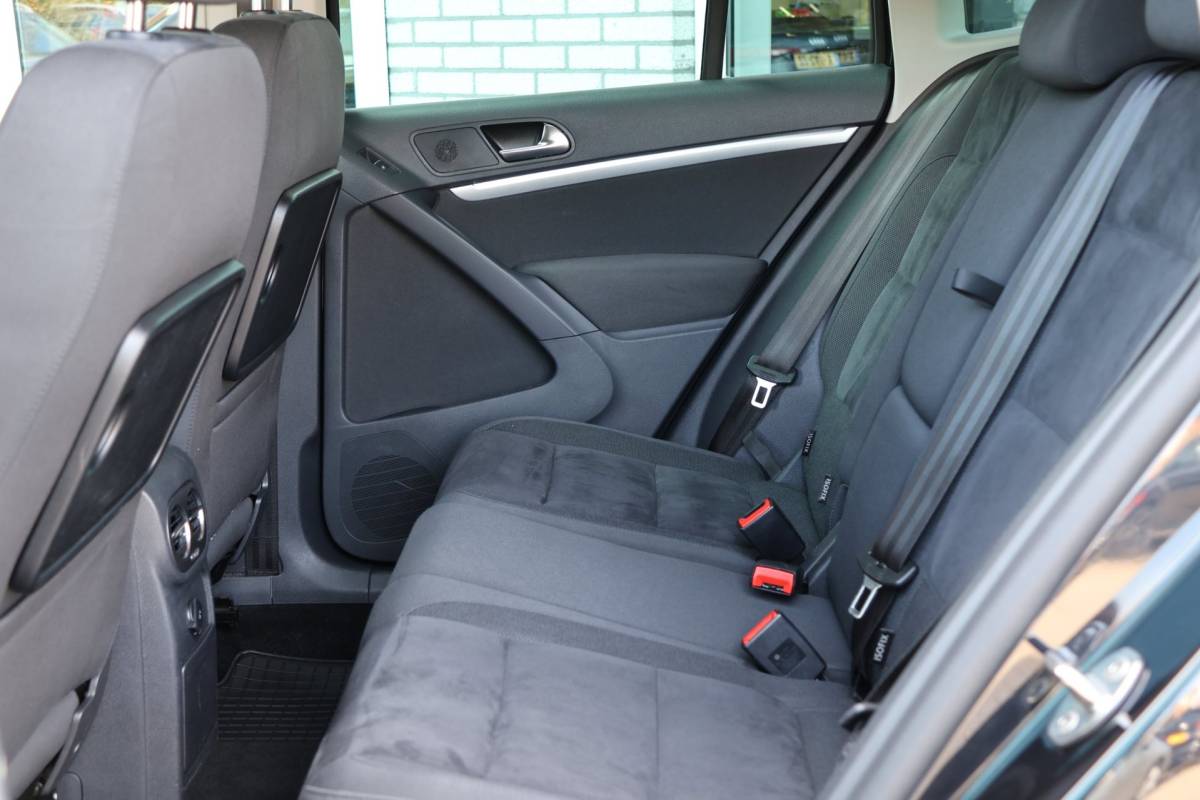 Volkswagen Tiguan Volkswagen Tiguan 1.4 TSI R-Line App-connect Trekhaak LED/Xenon