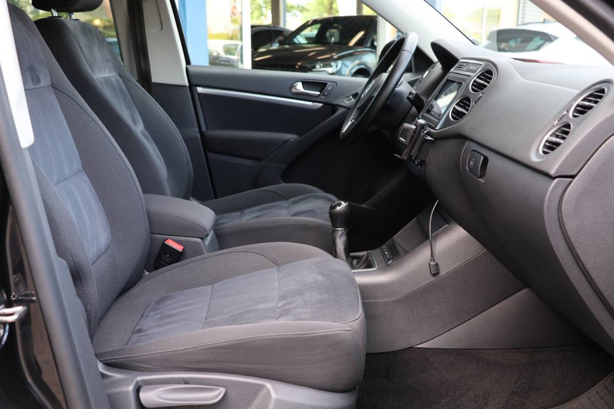 Volkswagen Tiguan Volkswagen Tiguan 1.4 TSI R-Line App-connect Trekhaak LED/Xenon