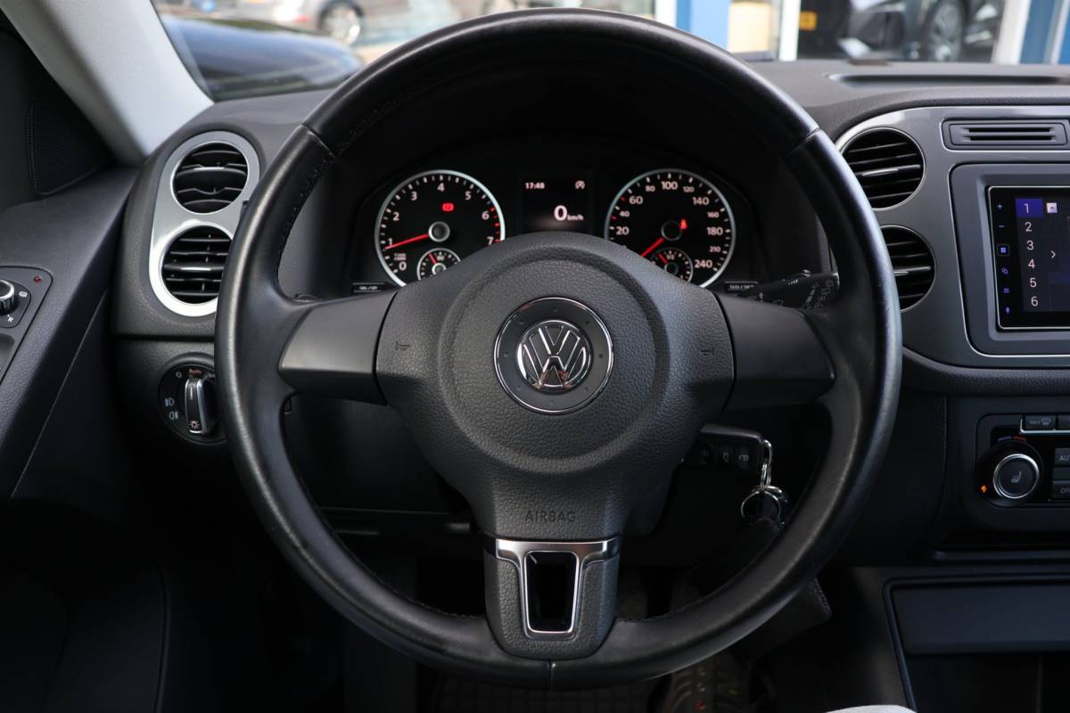 Volkswagen Tiguan Volkswagen Tiguan 1.4 TSI R-Line App-connect Trekhaak LED/Xenon