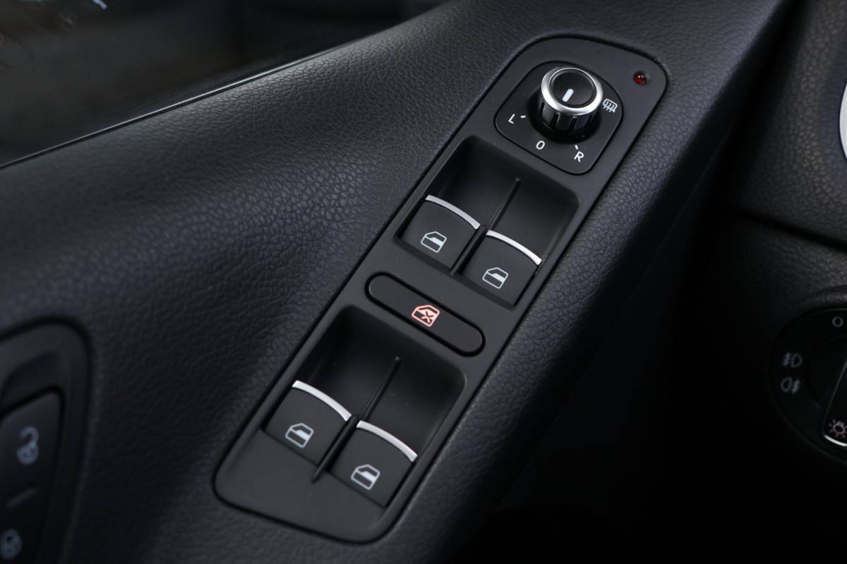 Volkswagen Tiguan Volkswagen Tiguan 1.4 TSI R-Line App-connect Trekhaak LED/Xenon