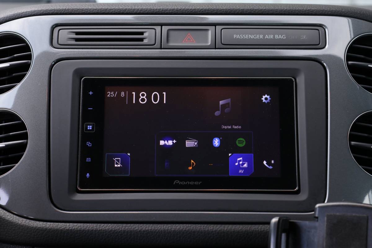 Volkswagen Tiguan Volkswagen Tiguan 1.4 TSI R-Line App-connect Trekhaak LED/Xenon