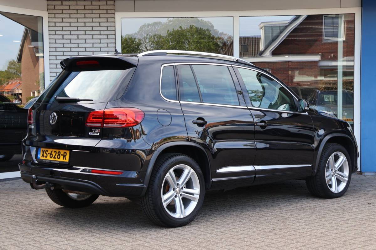 Volkswagen Tiguan Volkswagen Tiguan 1.4 TSI R-Line App-connect Trekhaak LED/Xenon