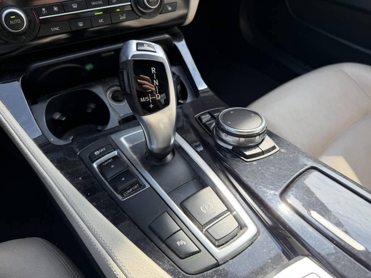 BMW 5 Serie BMW 5-serie 520d Executive | Navigatie | Camera | Head-Up Display | Stoelverwarming |