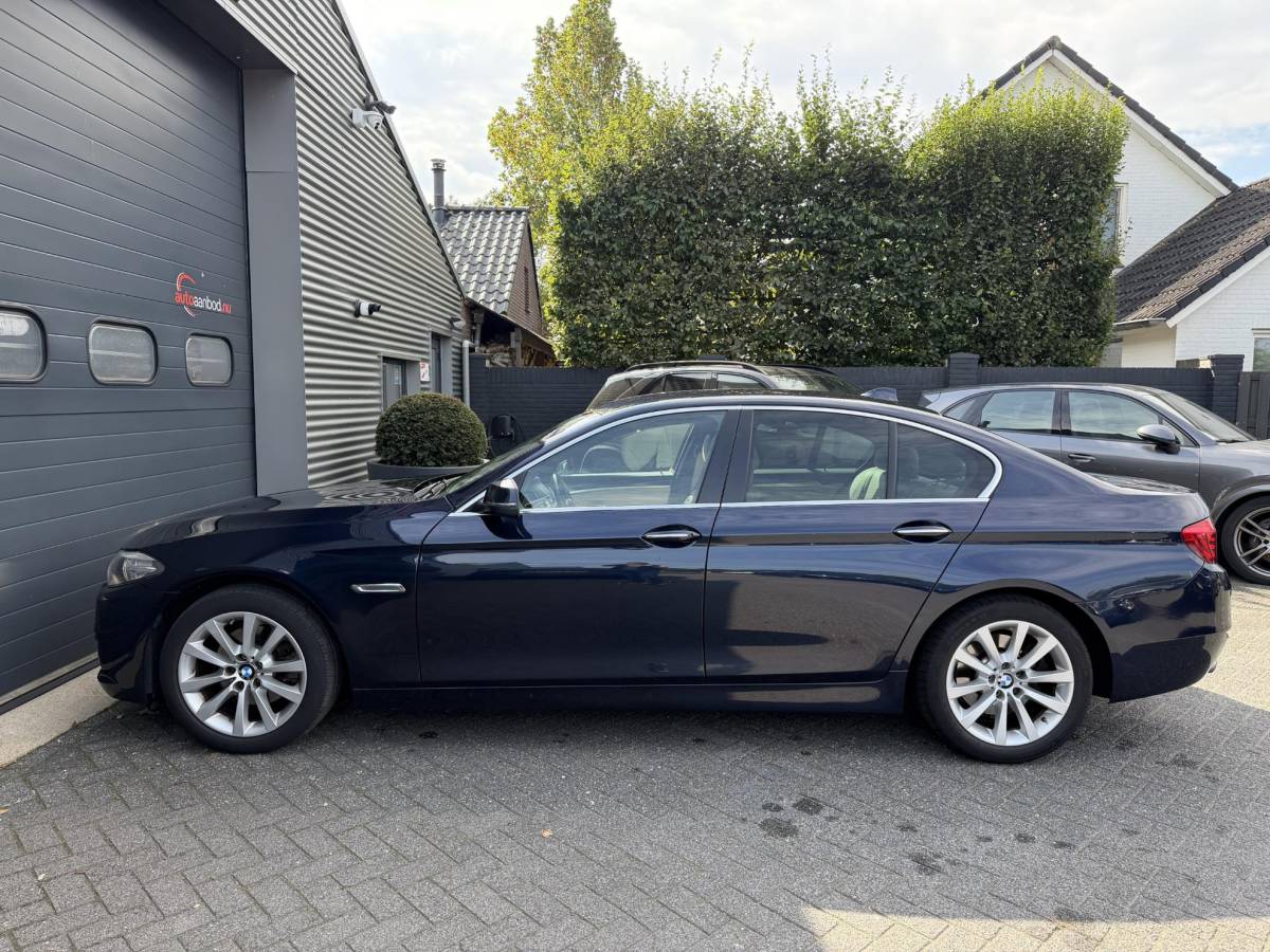BMW 5 Serie BMW 5-serie 520d Executive | Navigatie | Camera | Head-Up Display | Stoelverwarming |