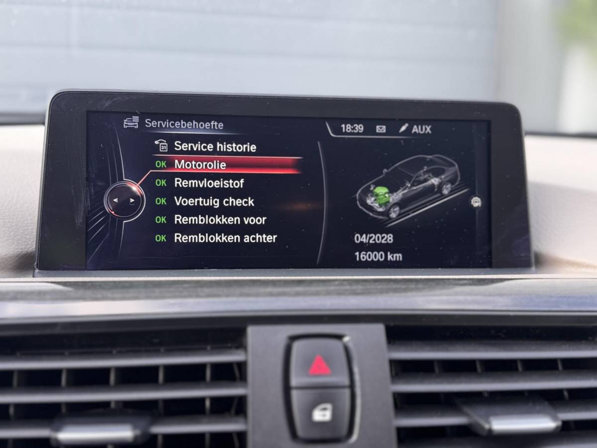 BMW 3 Serie BMW 3-serie 320i Executive Sport / Nap / Garantie / Airco / Navi / Cruise / Carplay /