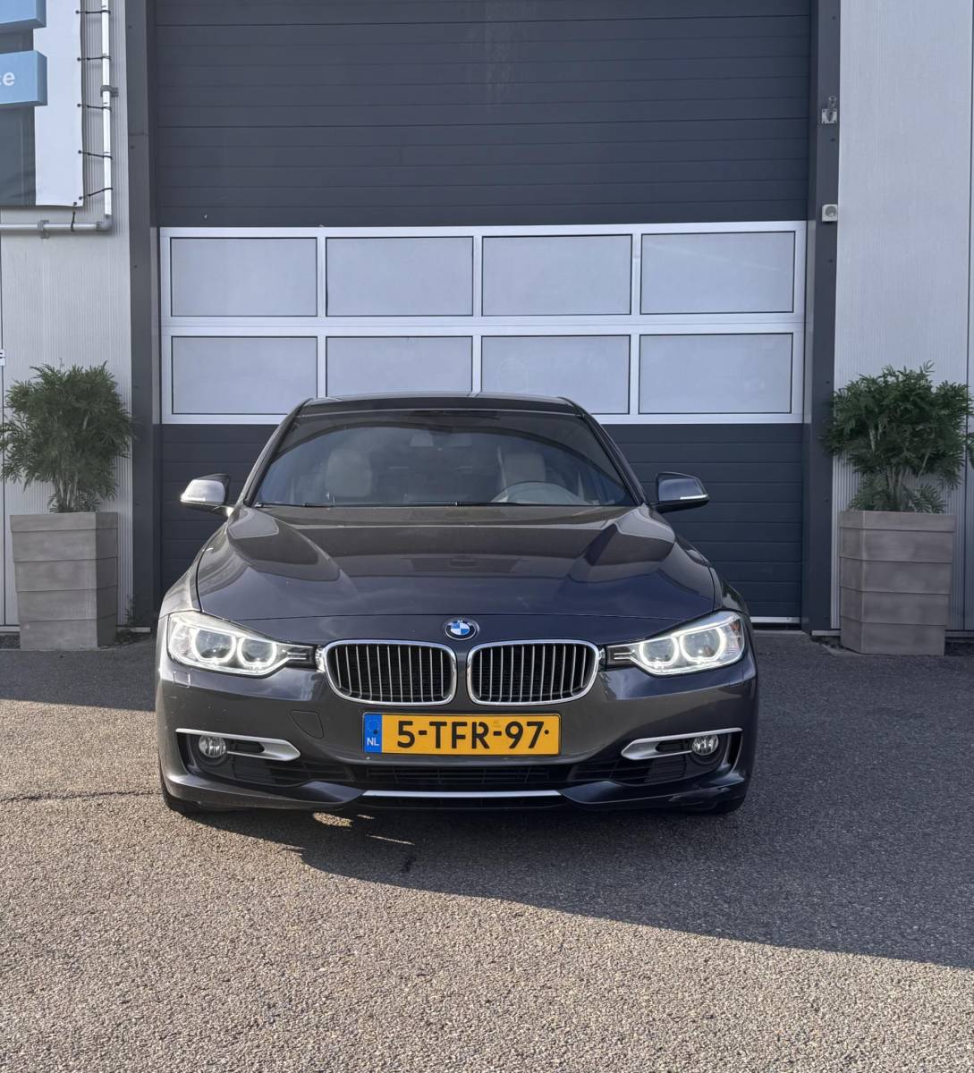 BMW 3 Serie BMW 3-serie 320i Executive Sport / Nap / Garantie / Airco / Navi / Cruise / Carplay /