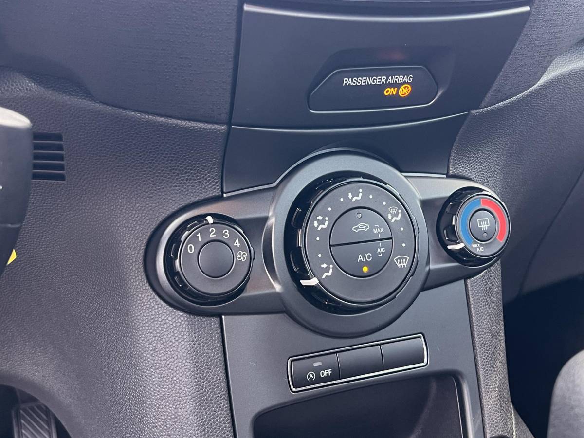 Ford Fiesta Ford Fiesta 1.0 Style | Eerste eigenaar | Airconditioning | Dealer onderhouden | Navigatie