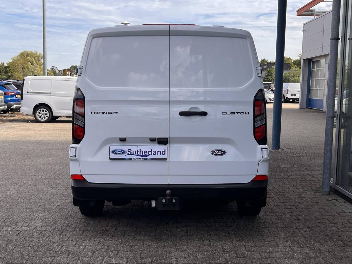 Ford Transit Custom Ford Transit Custom 280 2.0 TDCI L1H1 Trend 136pk | Trekhaak | Camera | Parkeersensoren
